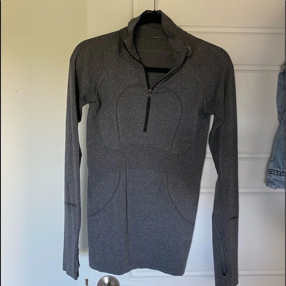 Lululemon Half Zip Pullover - Picture 3 of 4